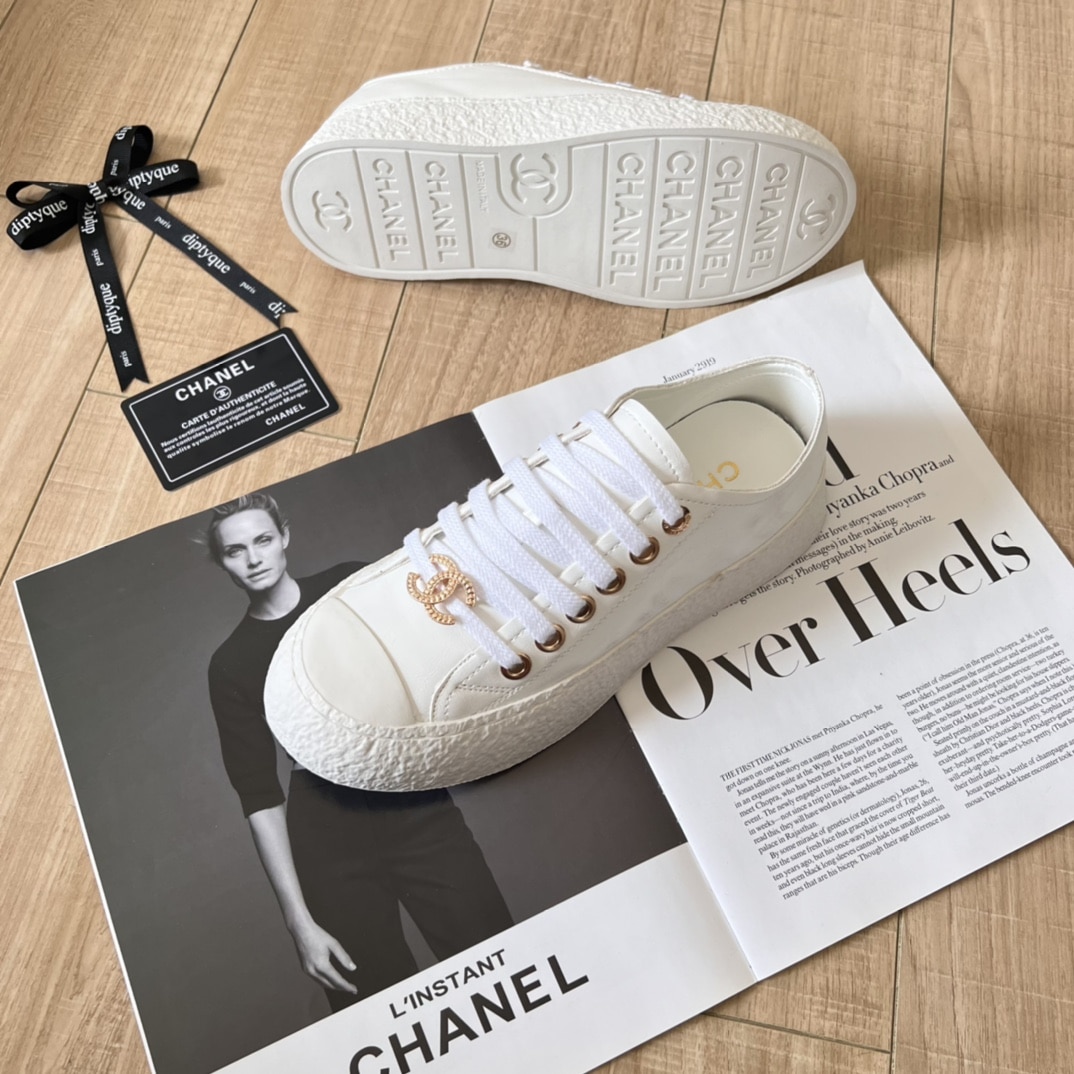 Chanel Women’S Sneakers Cc Trainers In White