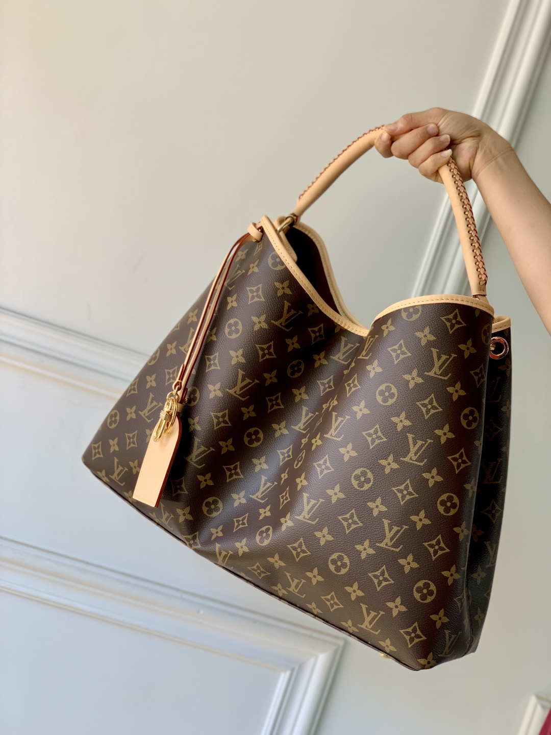 LV Again M25877