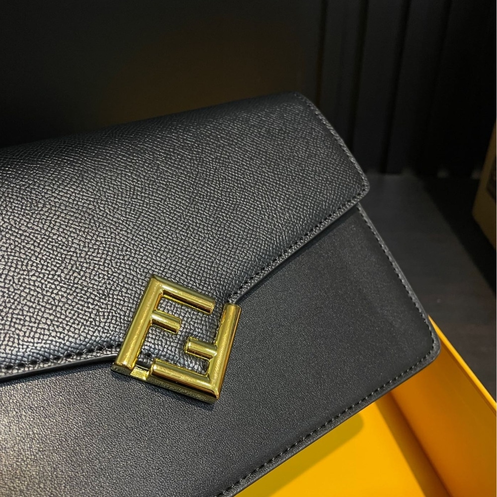 Fendi Ff Diamonds Wallet On Chain Black 22Cm
