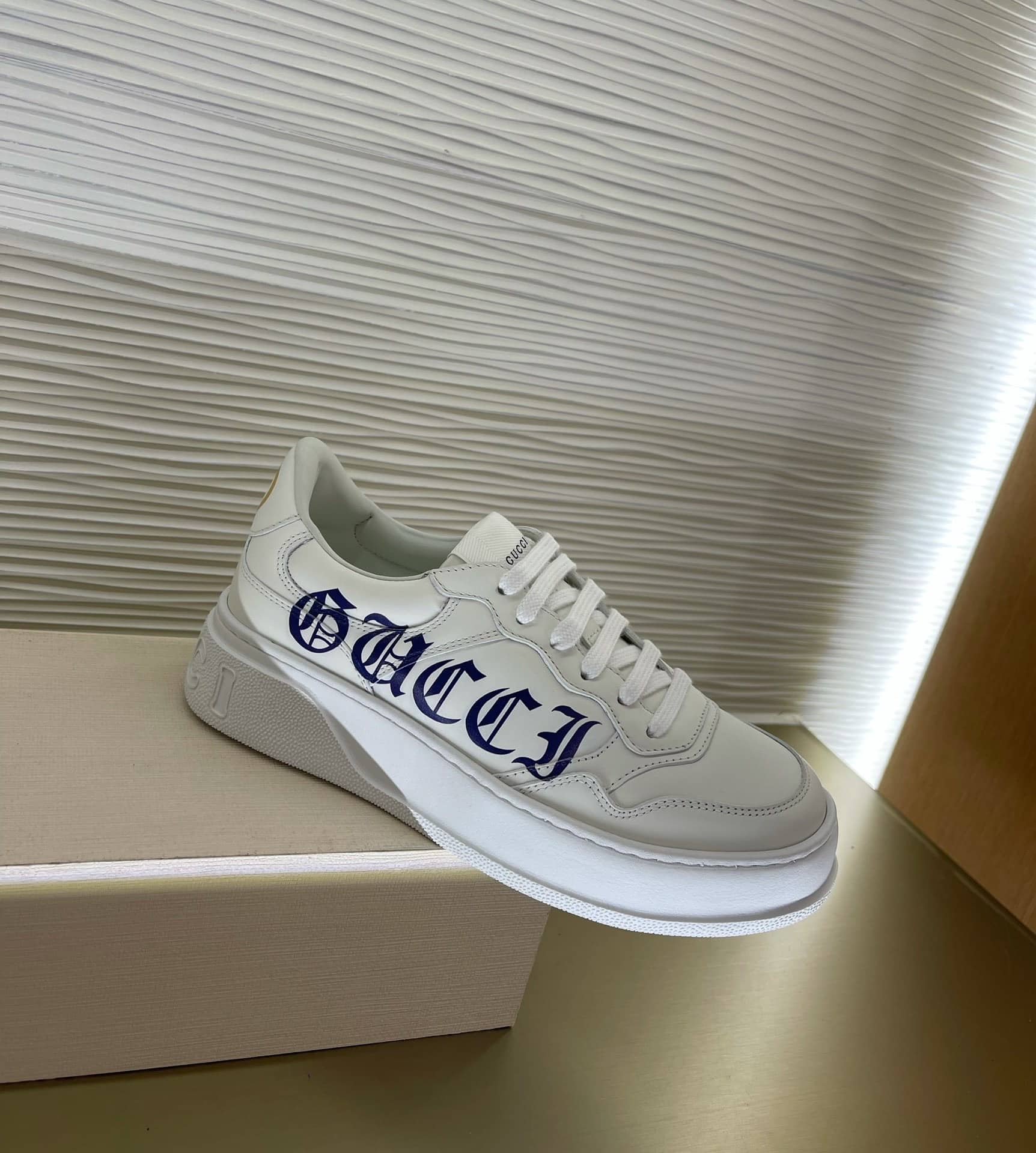 Gucci Women’S Sneaker With Logo White 708267 Upg70 9000