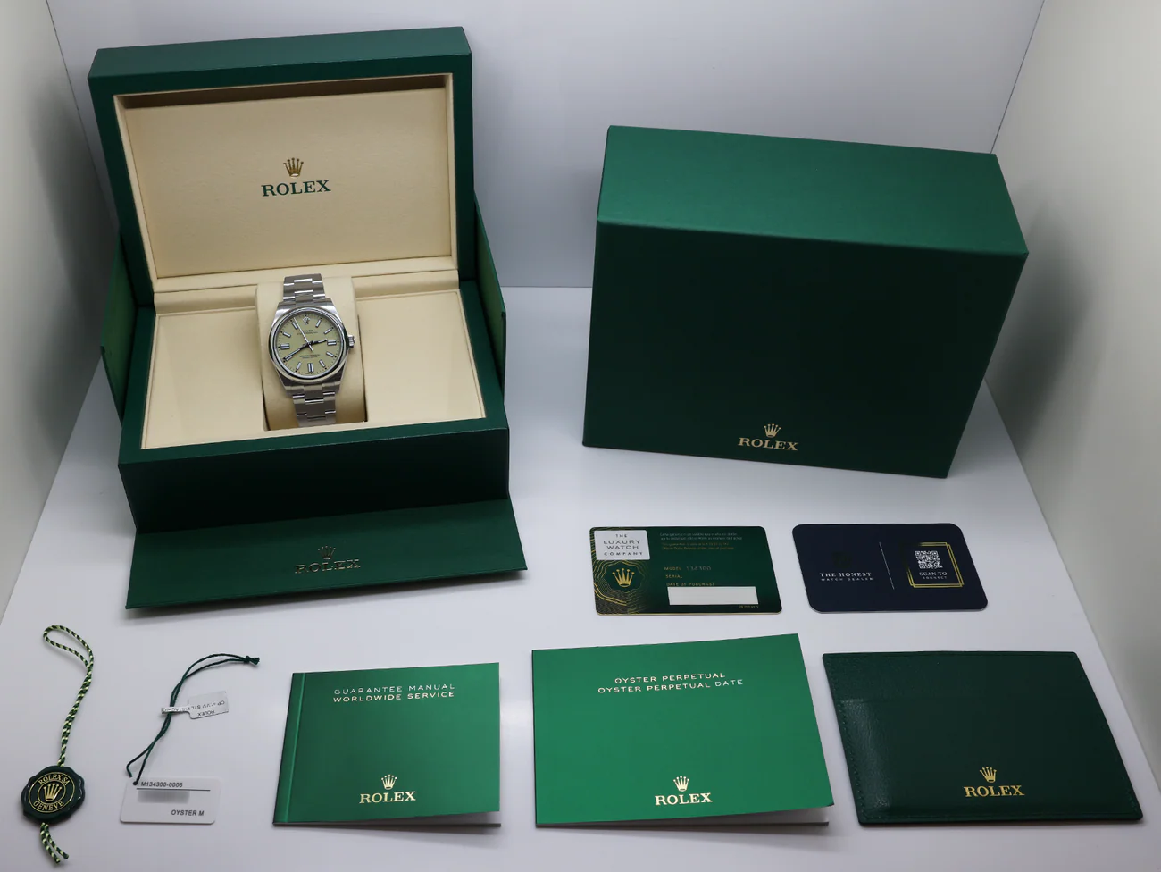 GENTS ROLEX OYSTER PERPETUAL 41mm 134300 STAINLESS STEEL PISTACHIO DIAL UNWORN STICKERS 2026