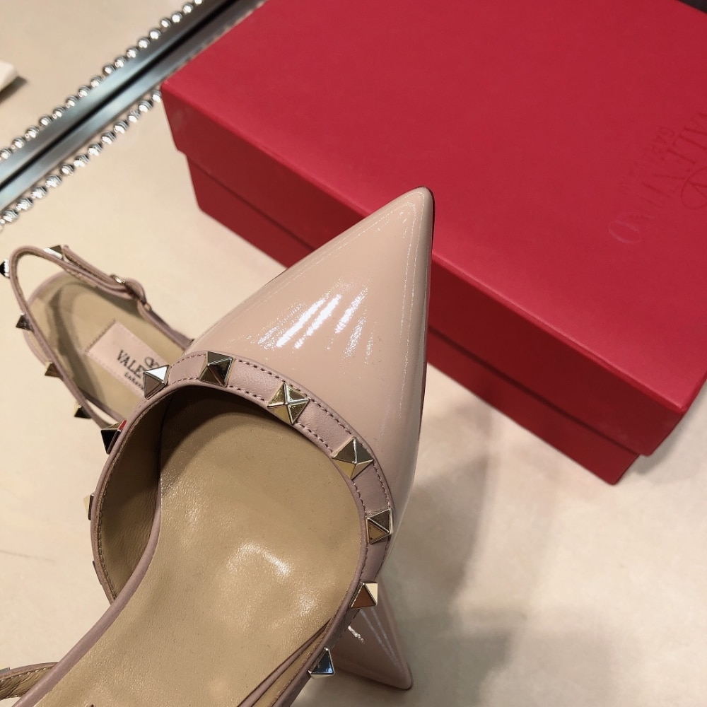 Valentino Garavani Rockstud Patent Leather Strap Pump Beige