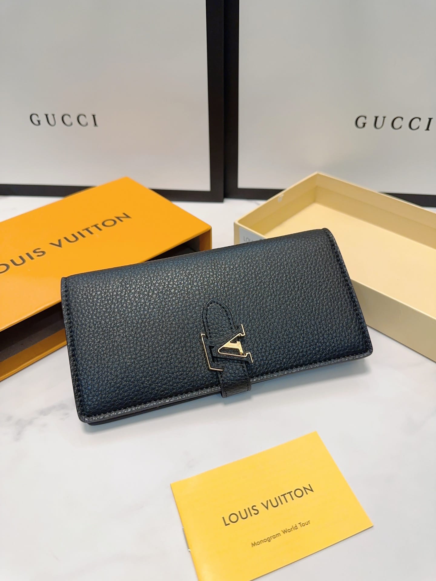 Louis Vuitton Lv Vertical Wallet Black 19cm M81330