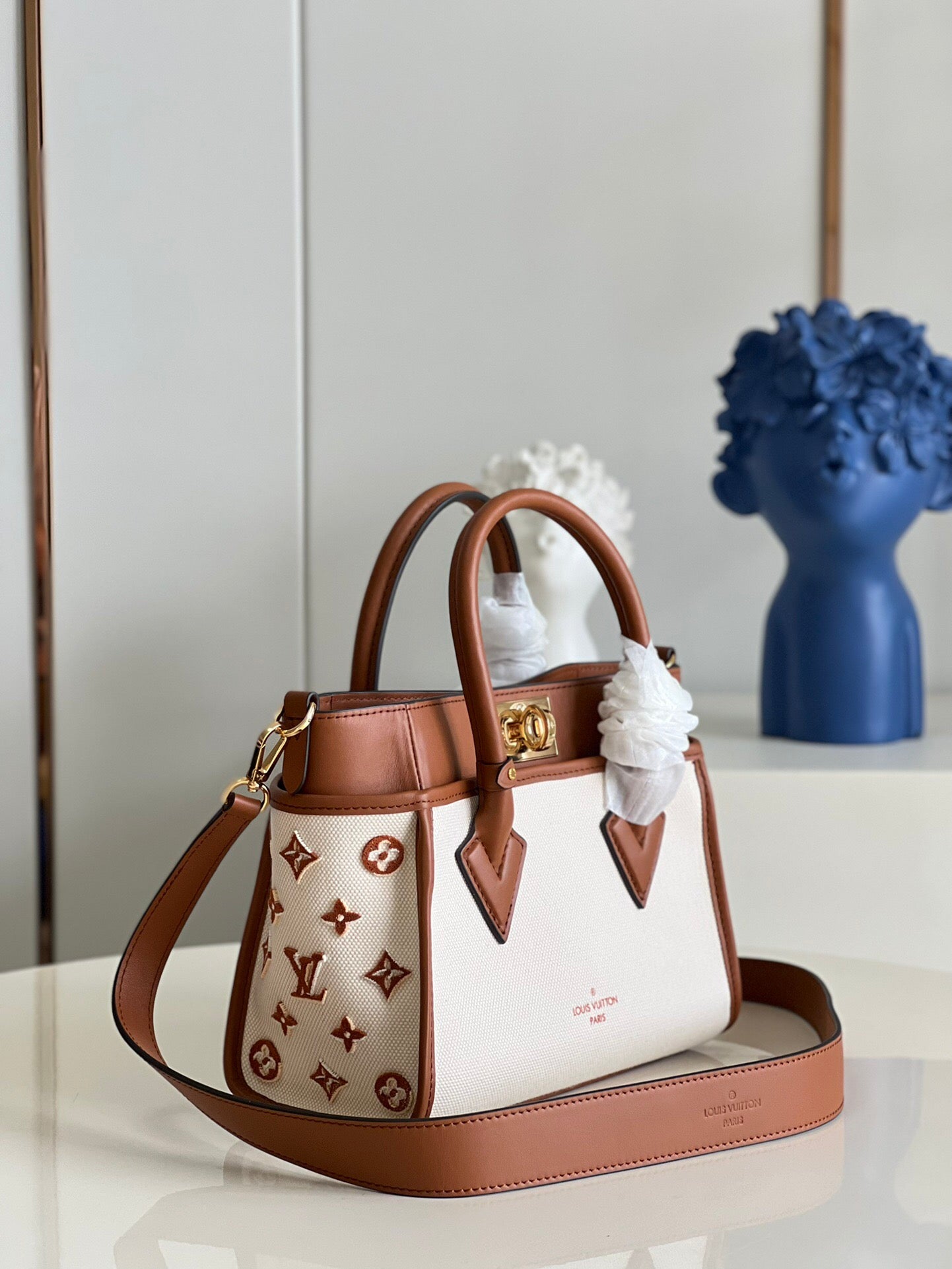 Louis Vuitton On My Side Pm 25Cm Brown