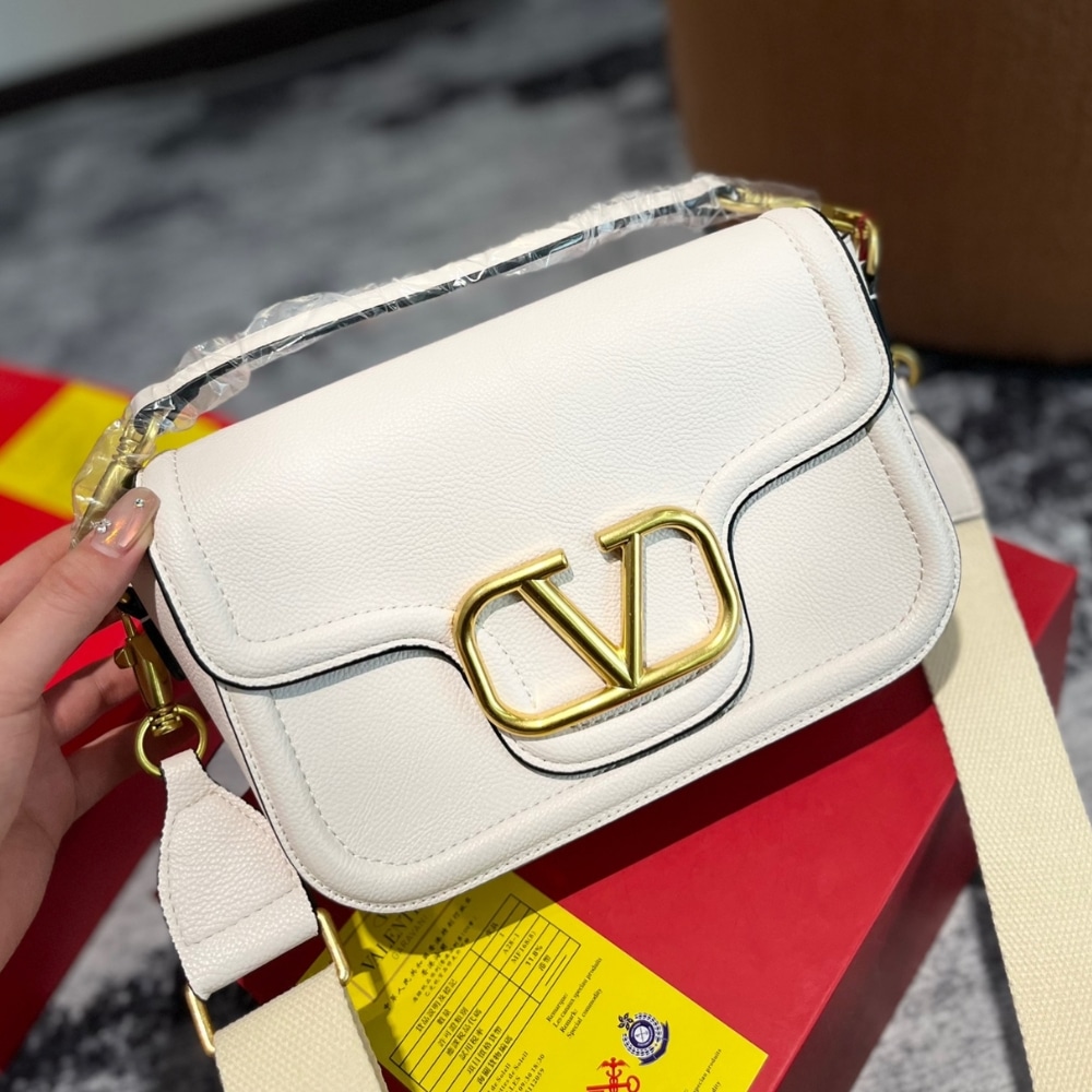 Valentino Garavani Alltime Grainy Calfskin Shoulder Bag White 23Cm 4W2B0N20Imz 098