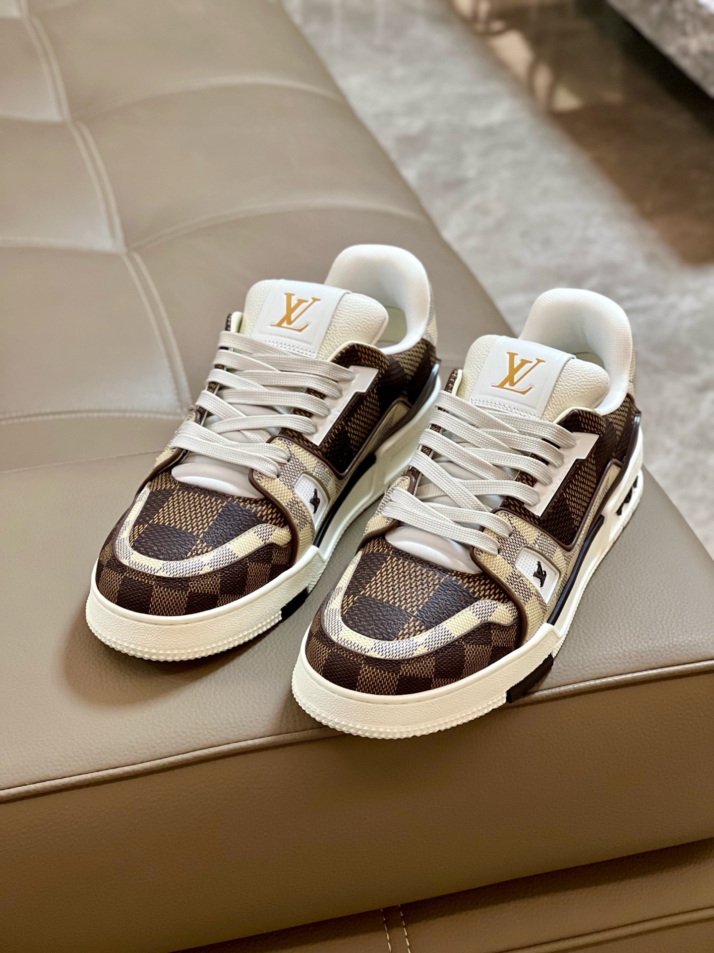 LV Trainer – Brown Damier Pattern