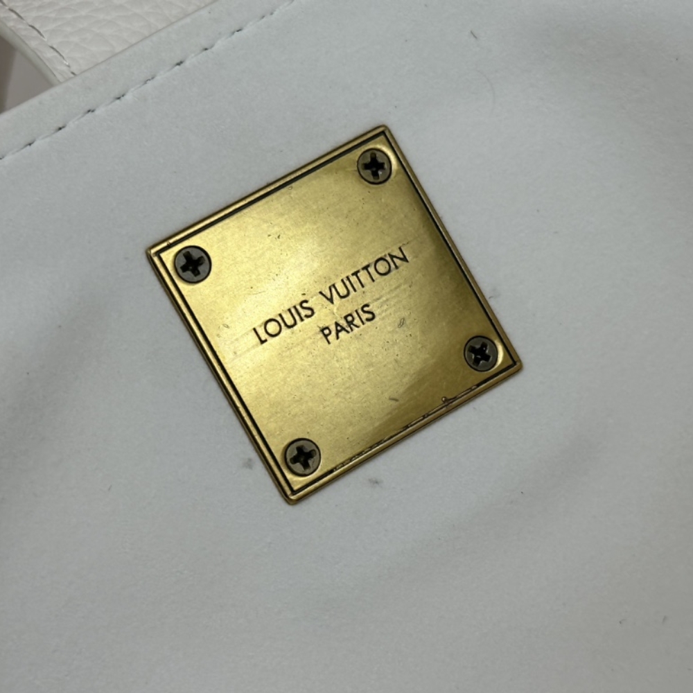 Louis Vuitton Low Key Cabas Mm Grained Calfskin White 47cm/ 18.5in