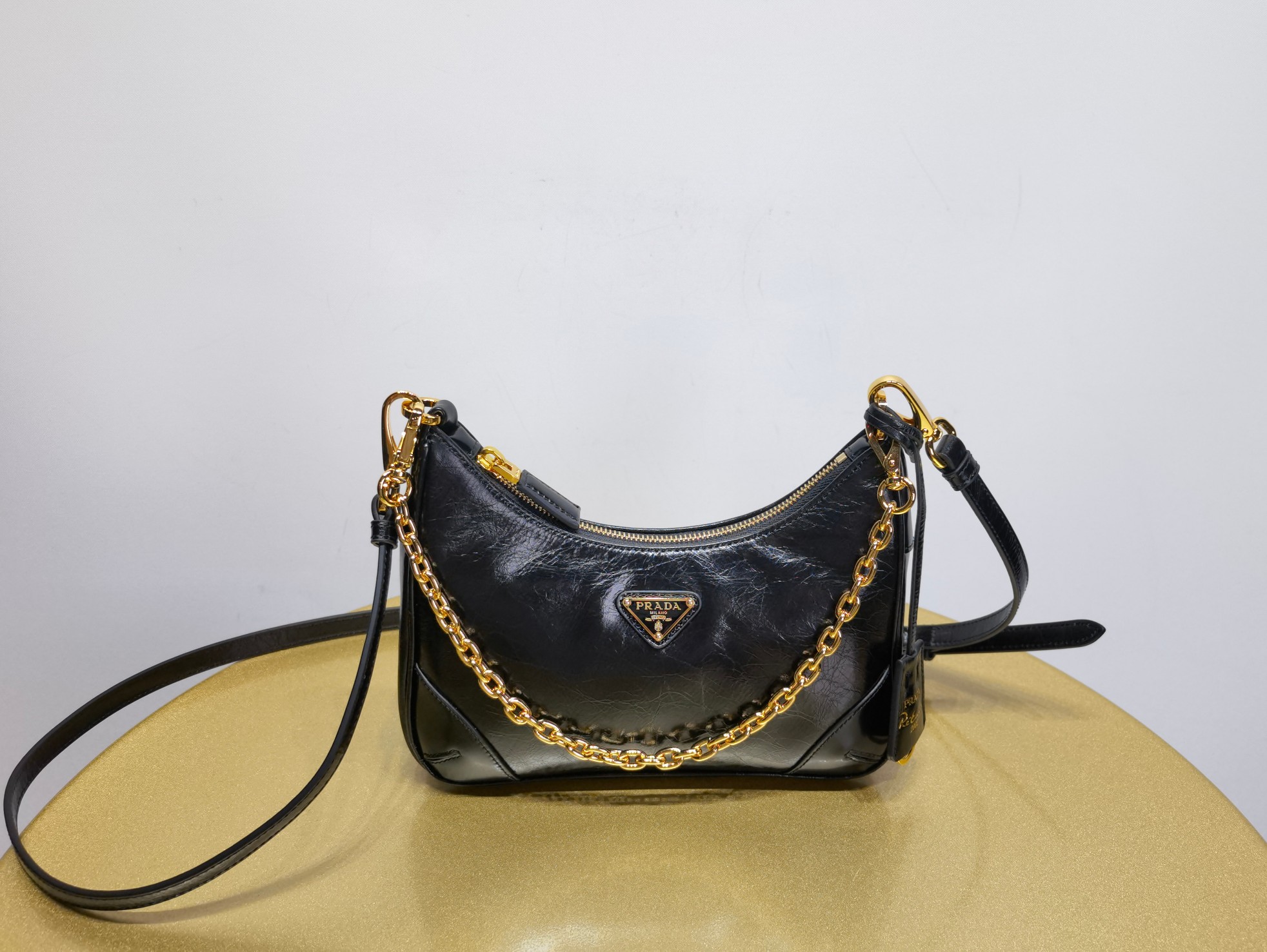 Prada Re-Edition 2005 Saffiano leather bag