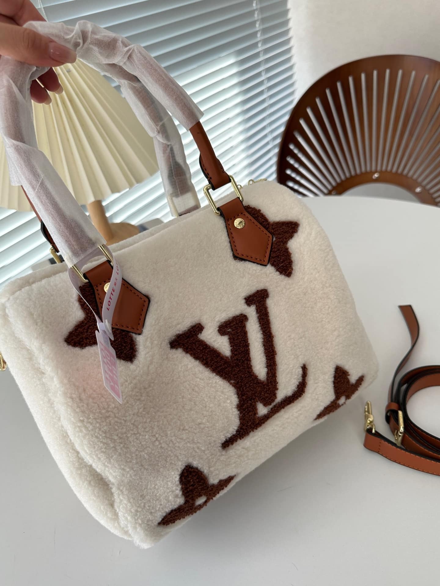 Louis Vuitton Speedy Bandouliere Monogram Teddy Fleece 25 White 25Cm