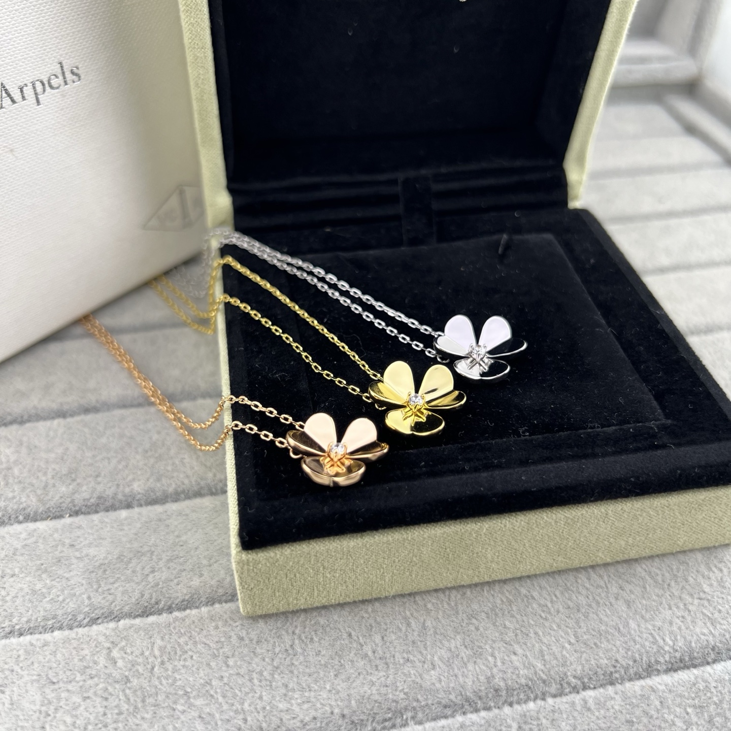 Mini Pendant Necklace, Diamond