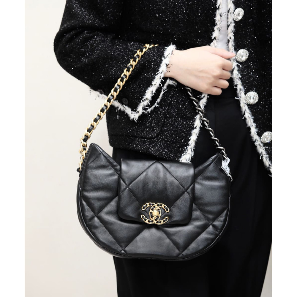 Chanel 19 Hobo Bag Black Quilted Lambskin 24cm