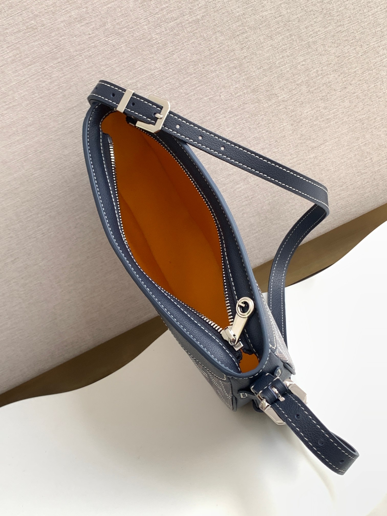 Goyard Hirondelle Bag – Bagistry Closet 25cm Navy Blue