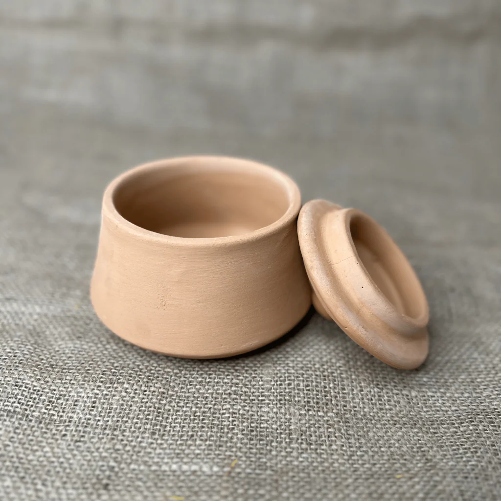 Terracotta curd setter/Clay curd pot