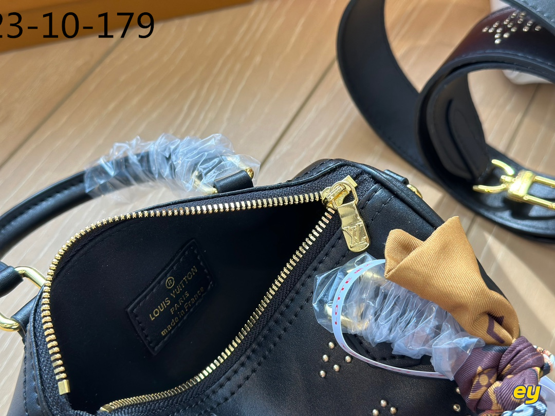 Louis Vuitton Nano Speedy Black 16Cm M46745