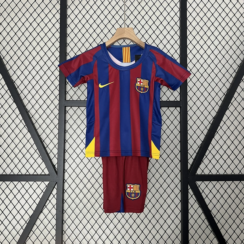 Retro Kids 2005-06 Kids FC Barcelona home XAVI MESSI RONALDINHO Football jersey retro