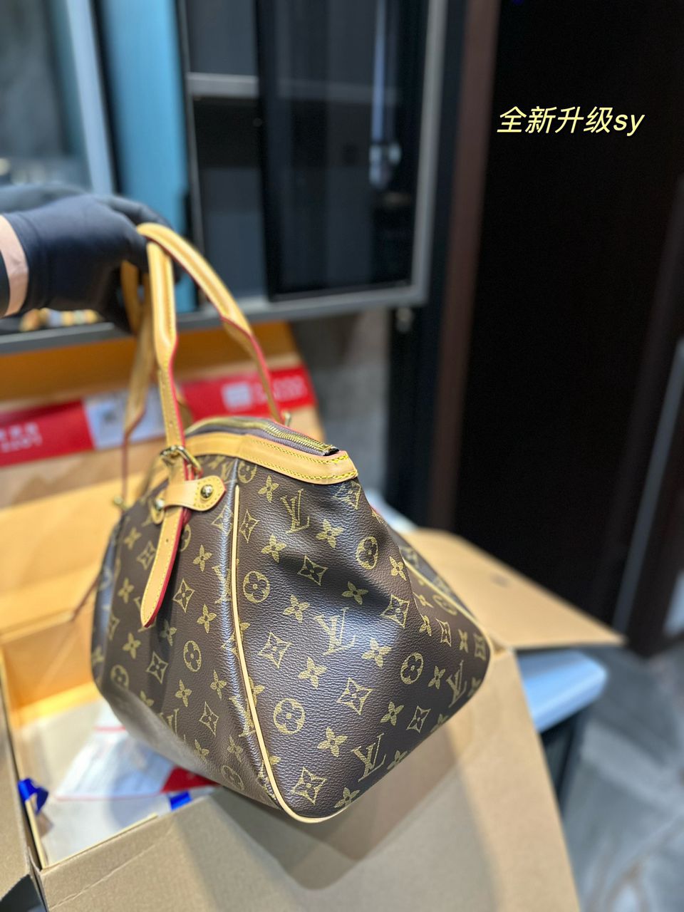 Louis Vuitton Monogram Tivoli Gm Bag 32Cm