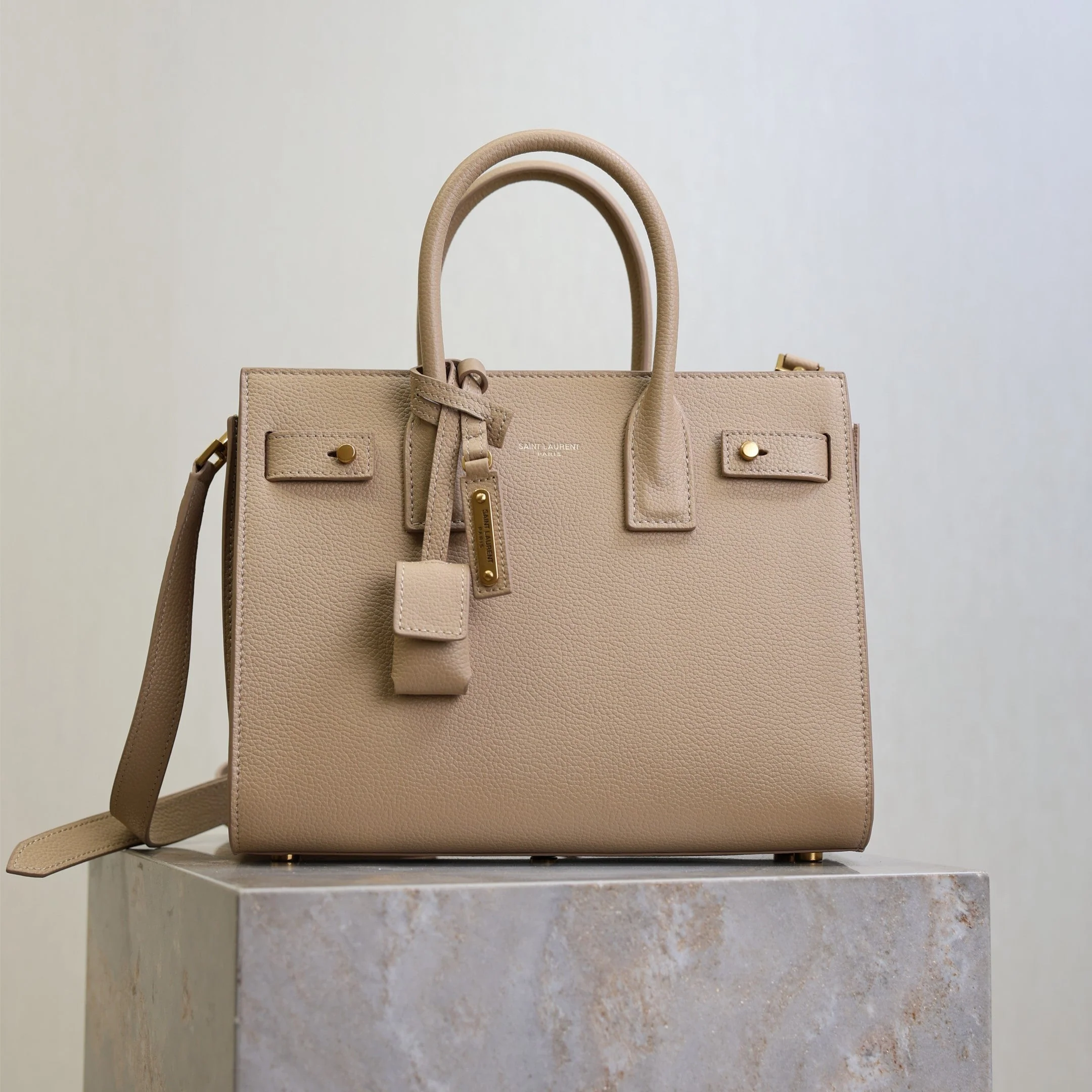 Sac De Jour Nano 26cm Beige Grain Cowhide GHW