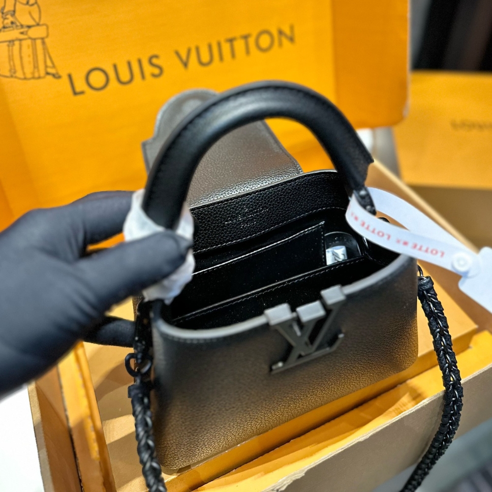 Louis Vuitton Capucines East West Mini Optic Black 19Cm M23955