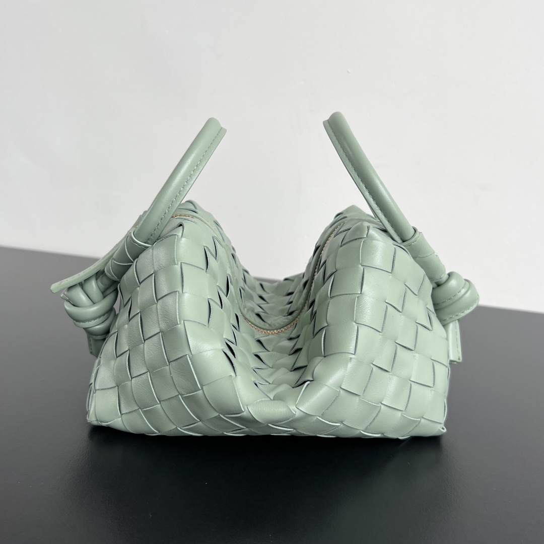 Bottega Veneta New Classic Loop Bag