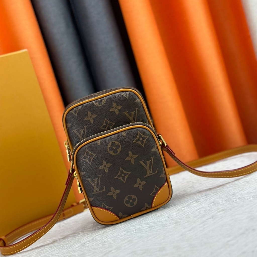 Louis Vuitton Amazon Monogram Brown 20cm M14014