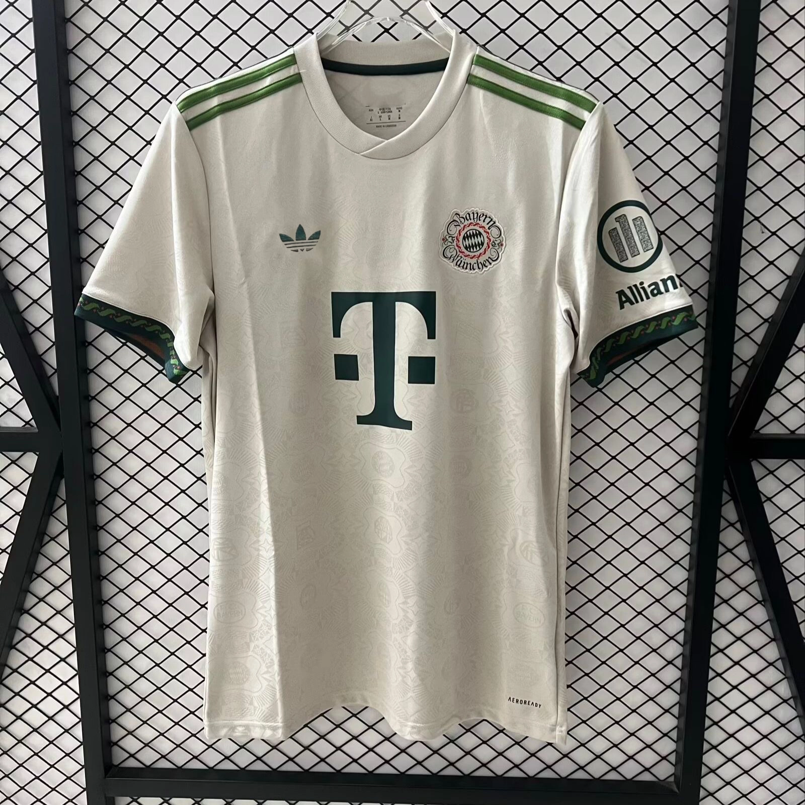 2025-26 Bayern Munchen Oktoberfest football jersey