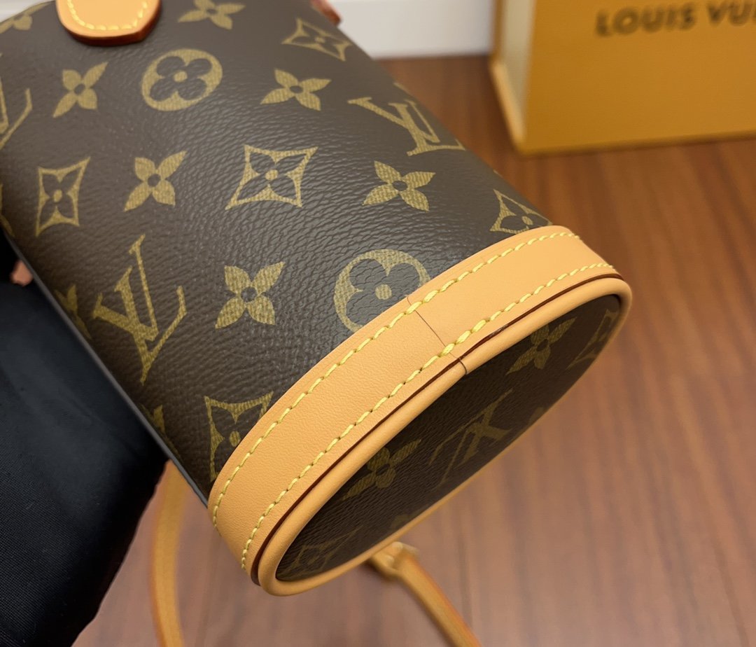 Louis Vuitton Fold Me Pouch 18Cm