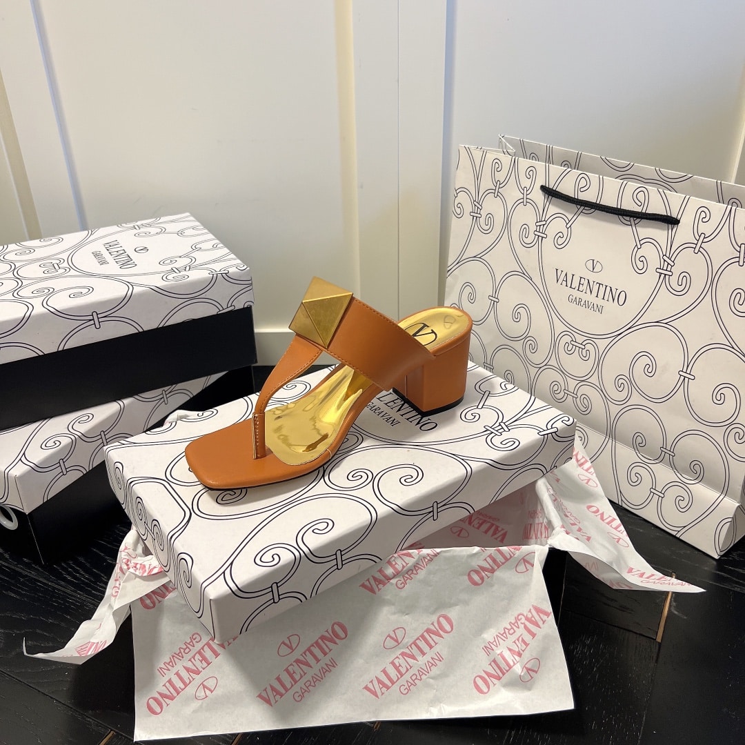 Valentino One Stud Metallic Nappa Flat Middle Heel Beige Thong Sandal