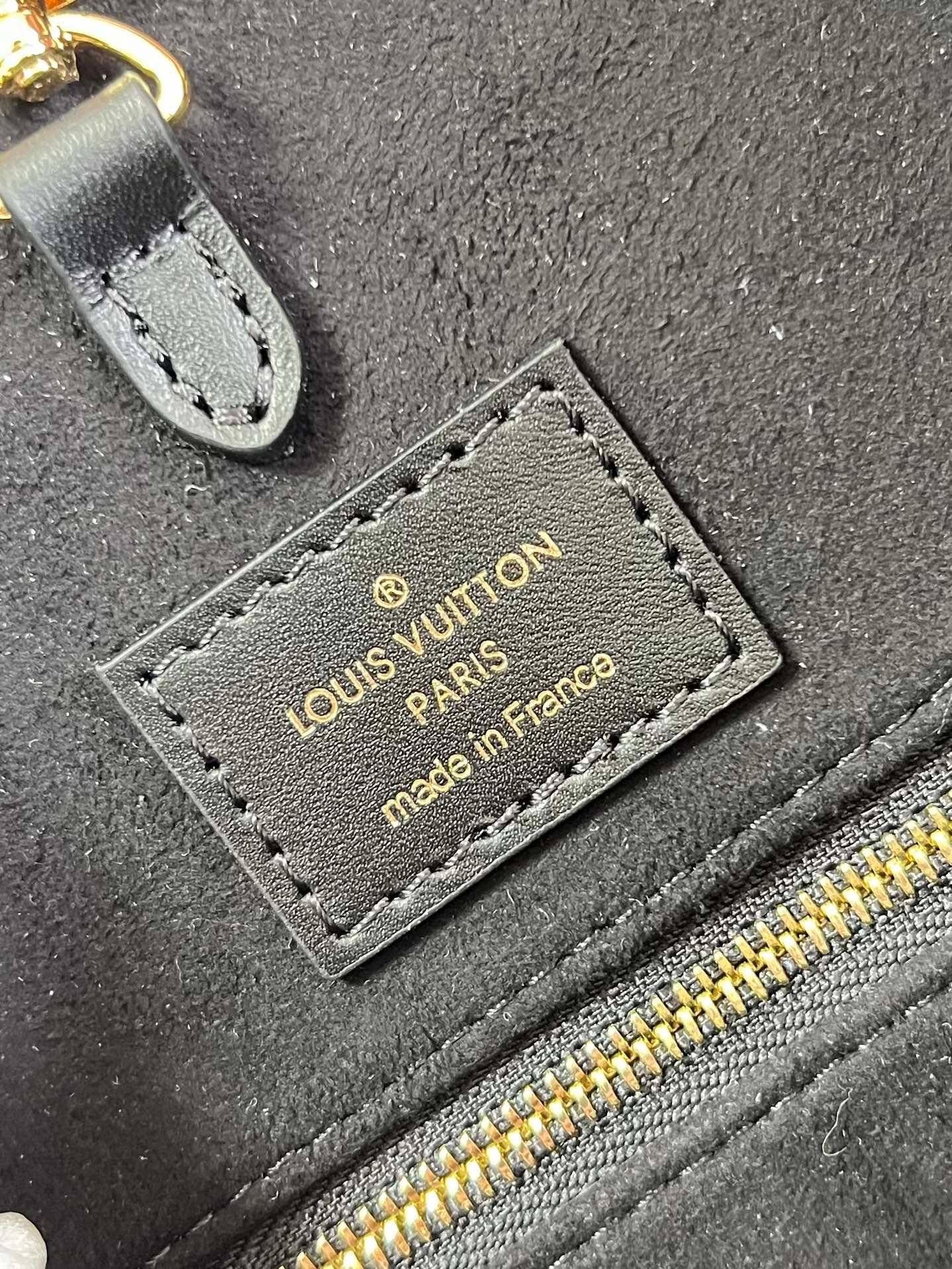 Louis Vuitton Onthego MM Tote Monogram Cream Beige Black 35cm