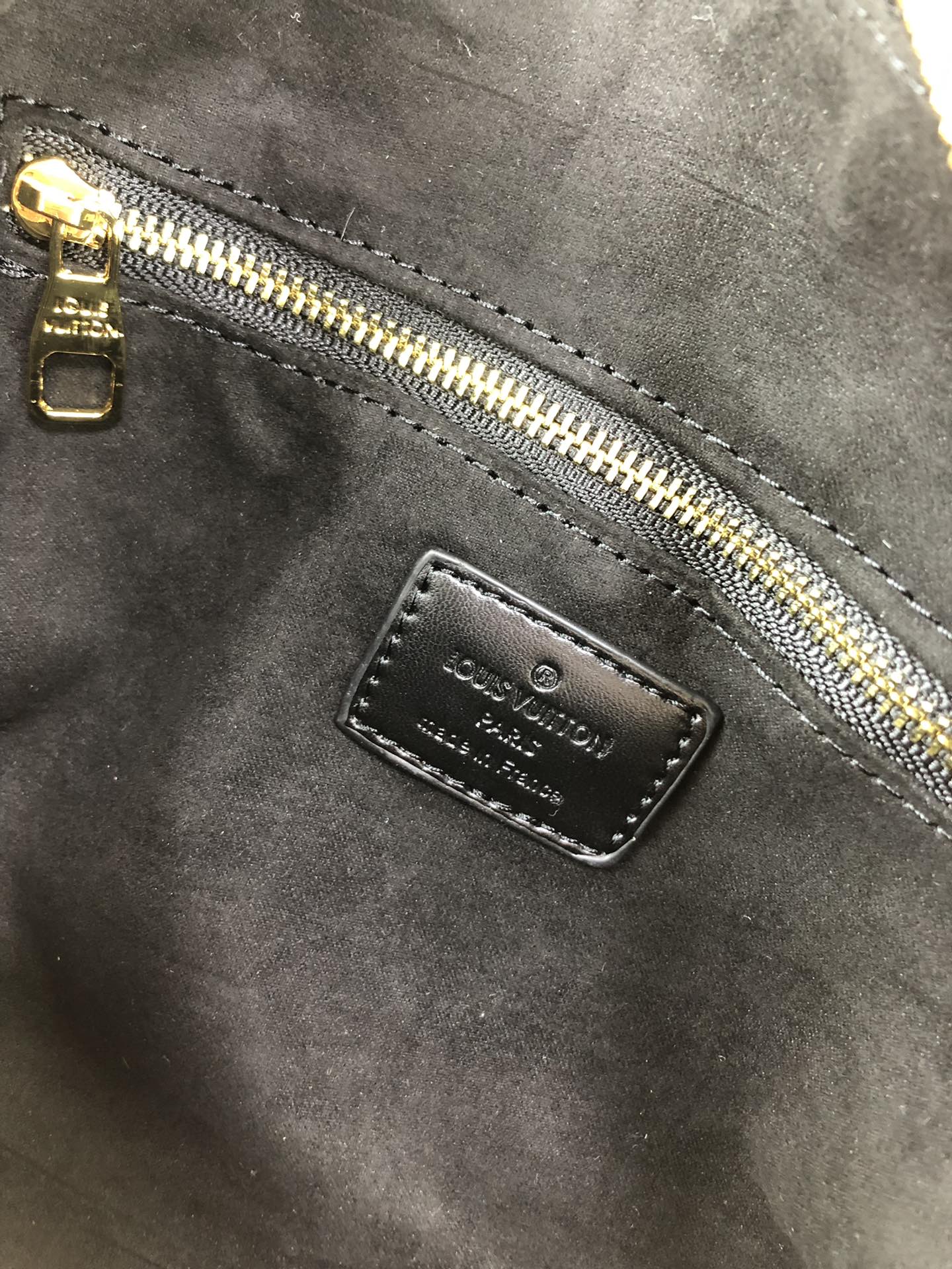 Louis Vuitton Saintong Monogram Canvas Black 22Cm