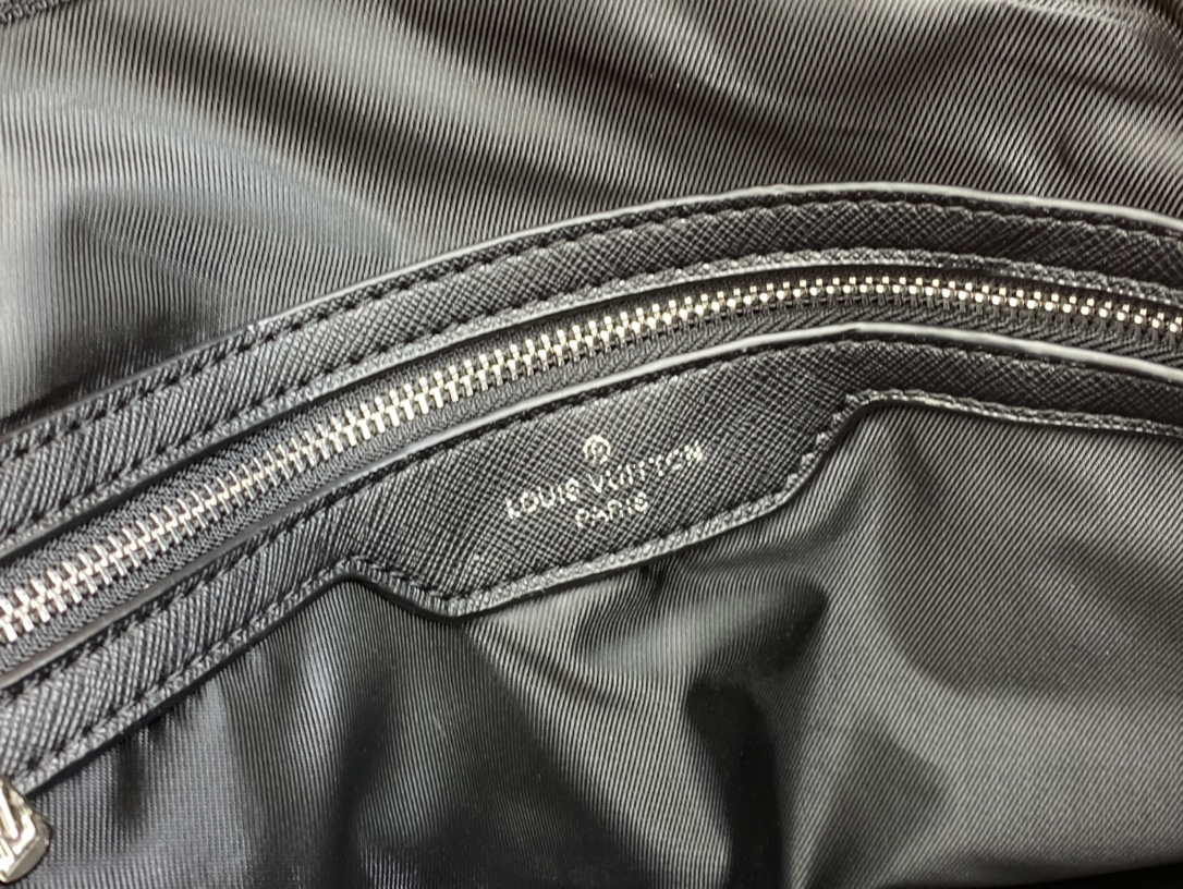 Louis Vuitton Keepall Bandouli Re 50Cm Black M59712