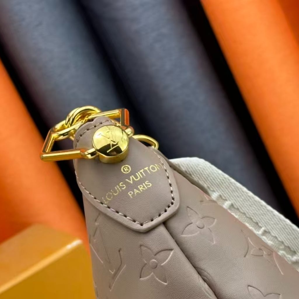 Louis Vuitton Coussin Hobo MM Galet Grey 30Cm M12071