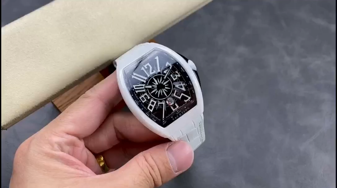 【Super Clone】Swiss Franck Muller Framulan V45 White Ceramic Yacht Model White Arabic Numerals