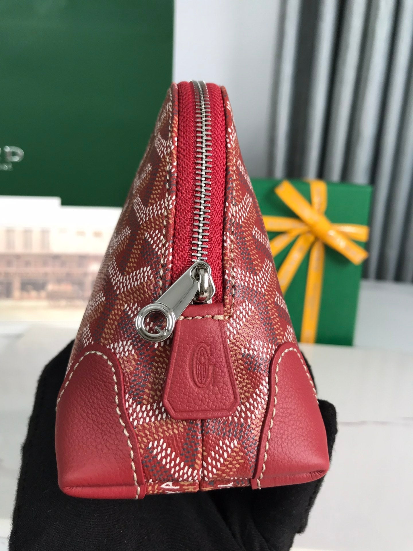 Goyard Vendôme Cosmetic Pouch 17 Cm Classic Red Goyardine Canvas And Calfskin Trim