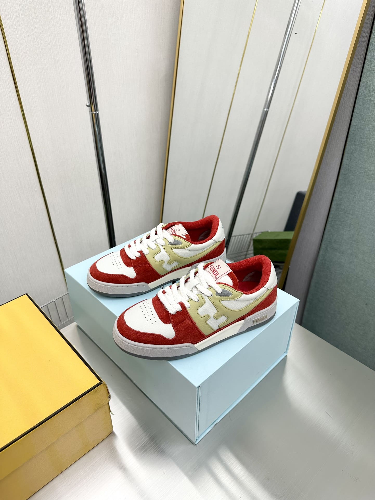 Fendi Match Suede Low Tops White And Red 7E1493Ai1Nf1H1D
