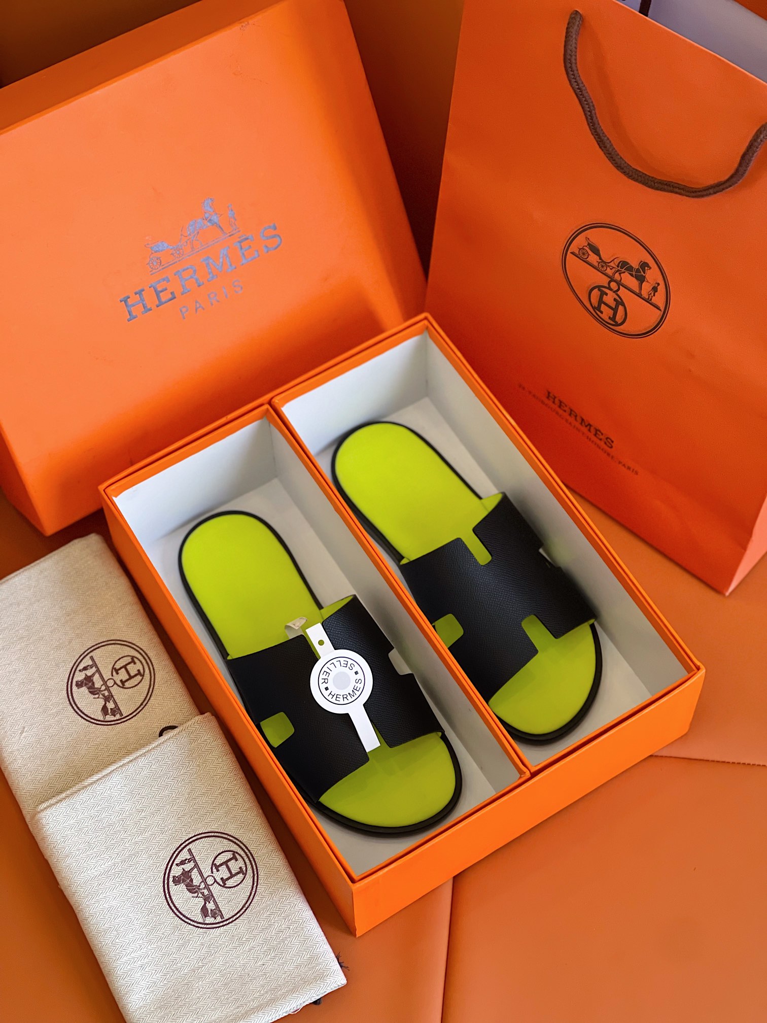 HERMES SANDAL IZMIR BLACK