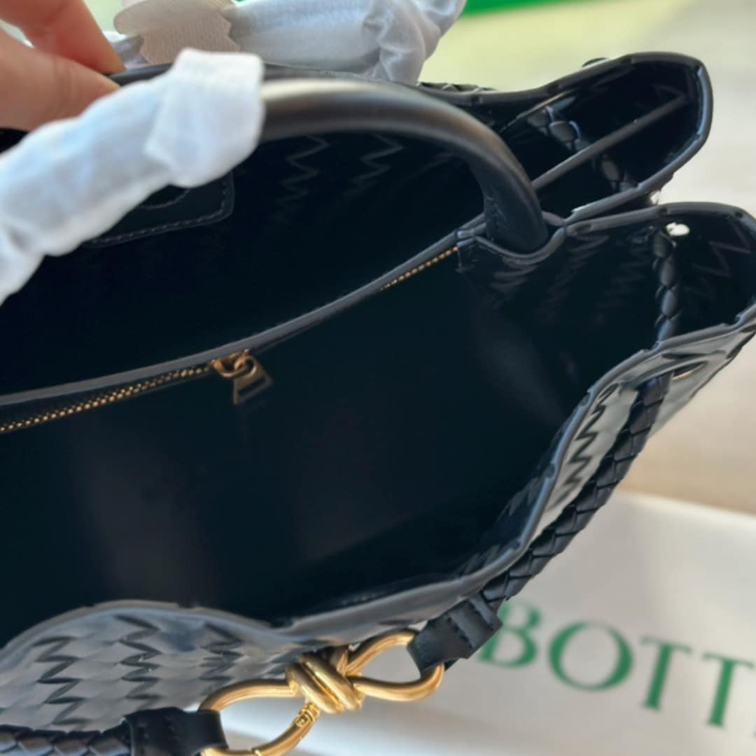 Bottega Veneta Andiamo Leather Top Handle Bag Black 25Cm