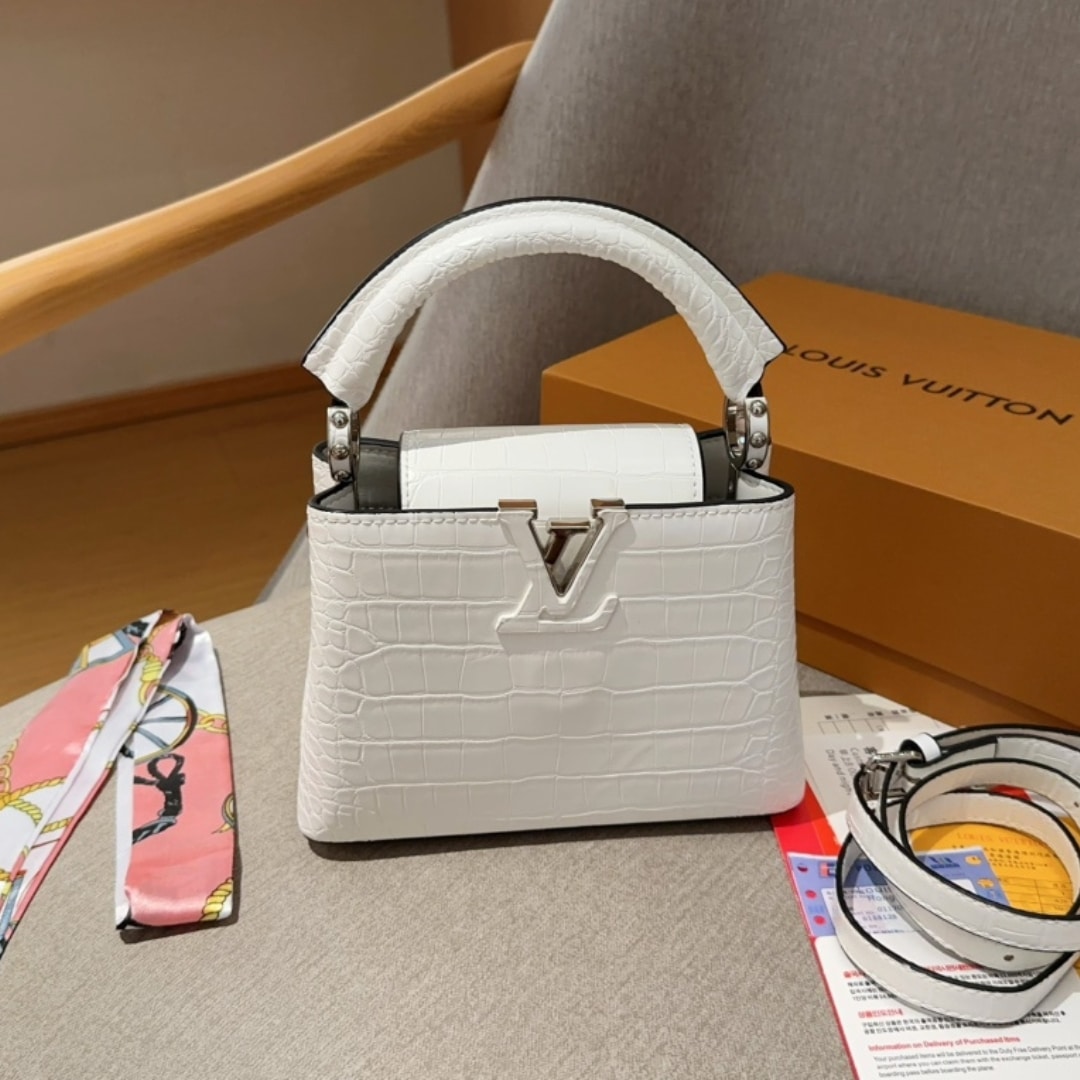 Louis Vuitton Capucines Mini White 21Cm N93701