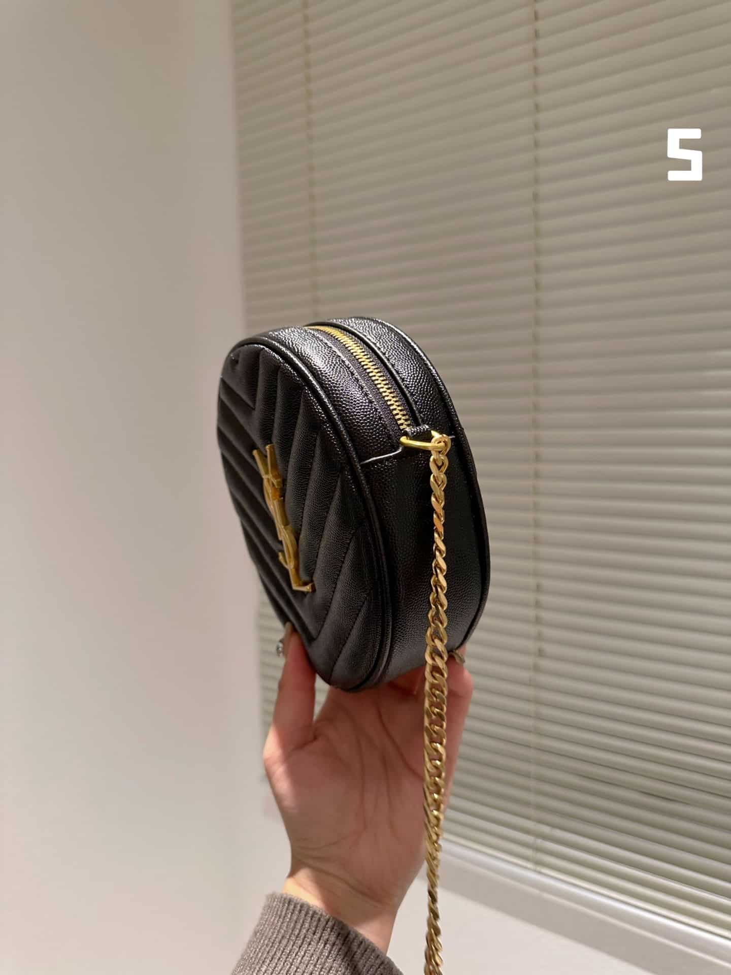 Saint Laurent Vinyle Round Camera Bag In Chevron Quilted Grain De Poudre Embossed Leather 18Cm