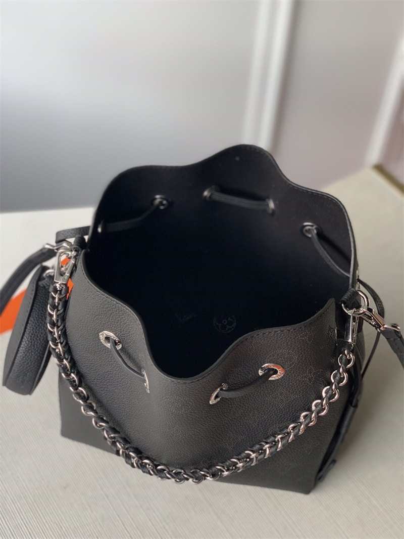 Louis Vuitton Bella Black 22Cm M57070