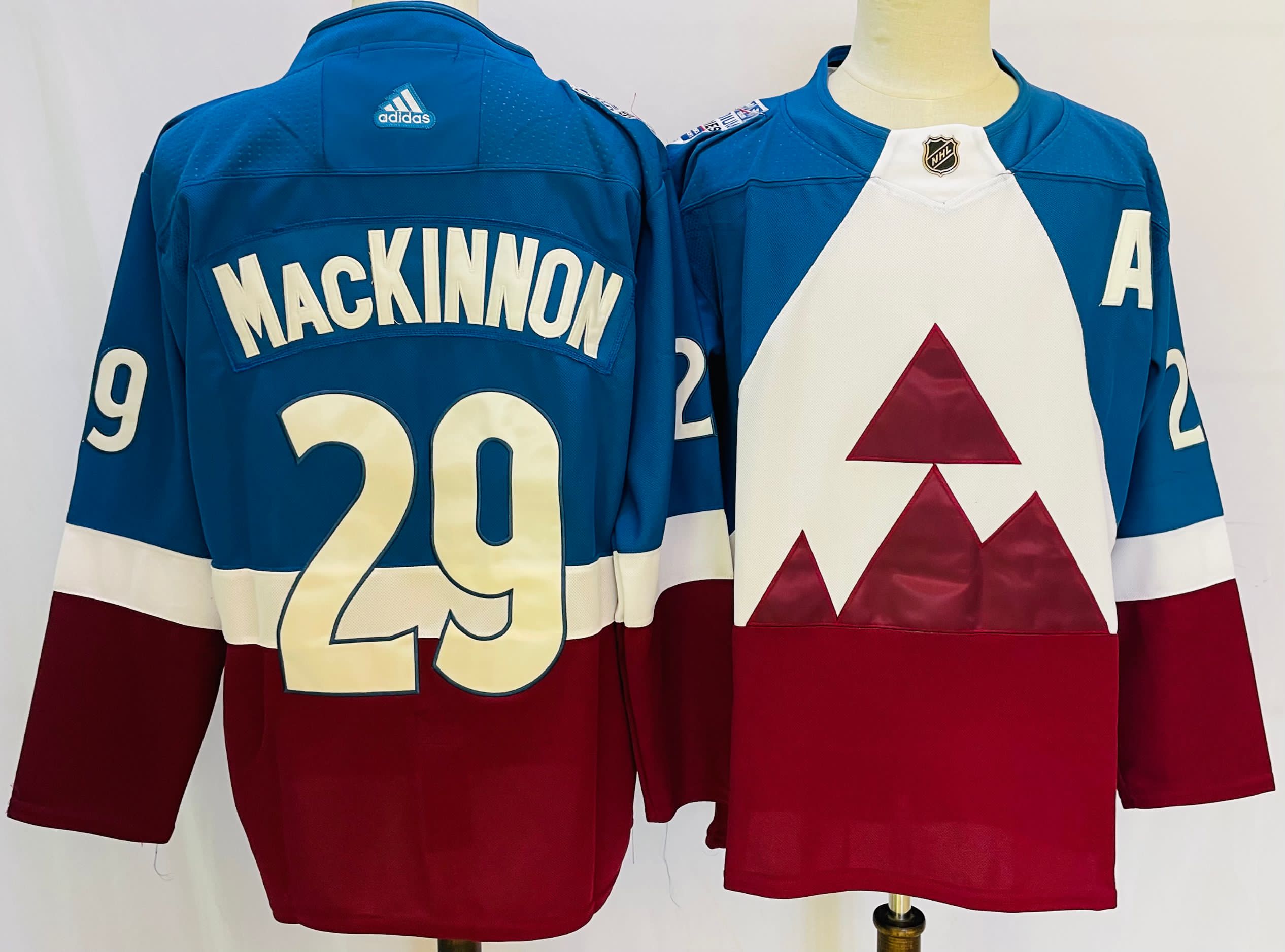 NHL Colorado Avalanche  MACKINNON # 29 Jersey