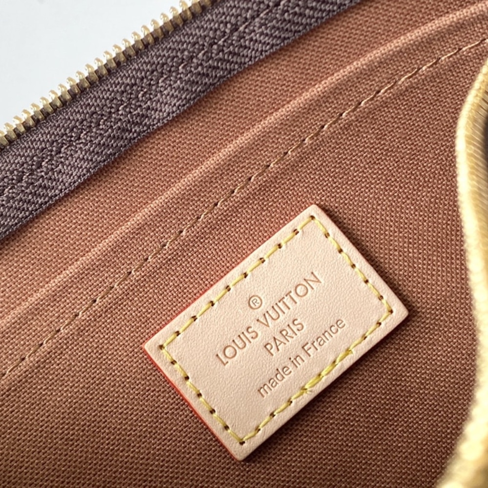 Louis Vuitton Multi Pochette Accessoires Monogram Canvas Khaki 24cm M44813