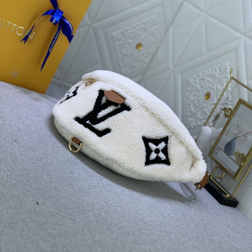 Louis Vuitton Bumbag Monogram Teddy Fleece White 37Cm M23715