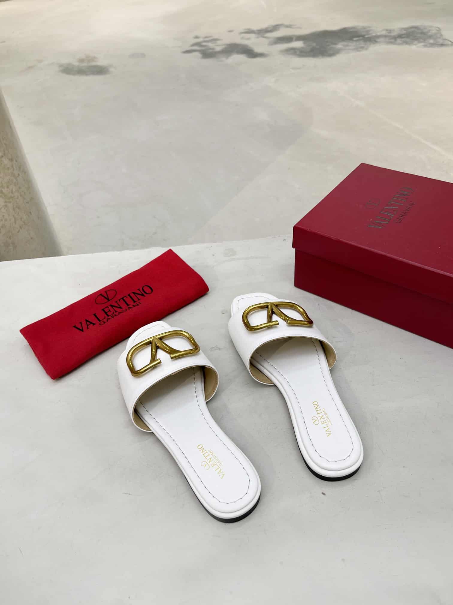 Valentino Garavani VLogo Signature Slide Sandal White