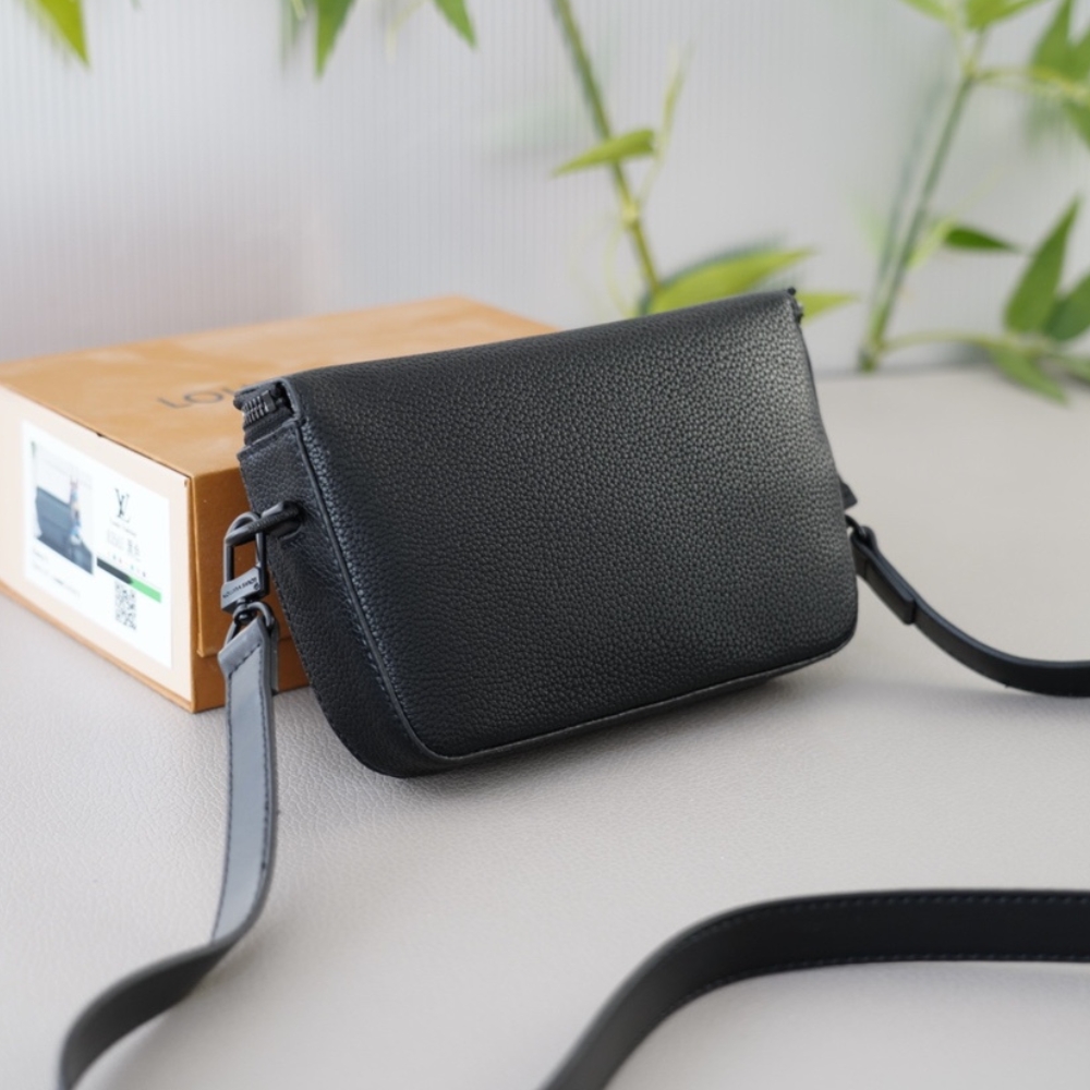 Louis Vuitton Pilot Bag Black 29Cm