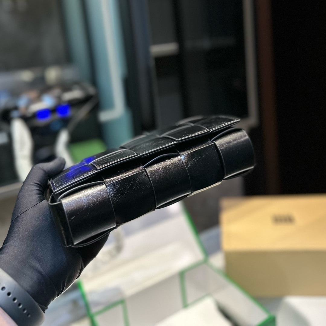 Bottega Veneta 2380 Chf Black 22Cm