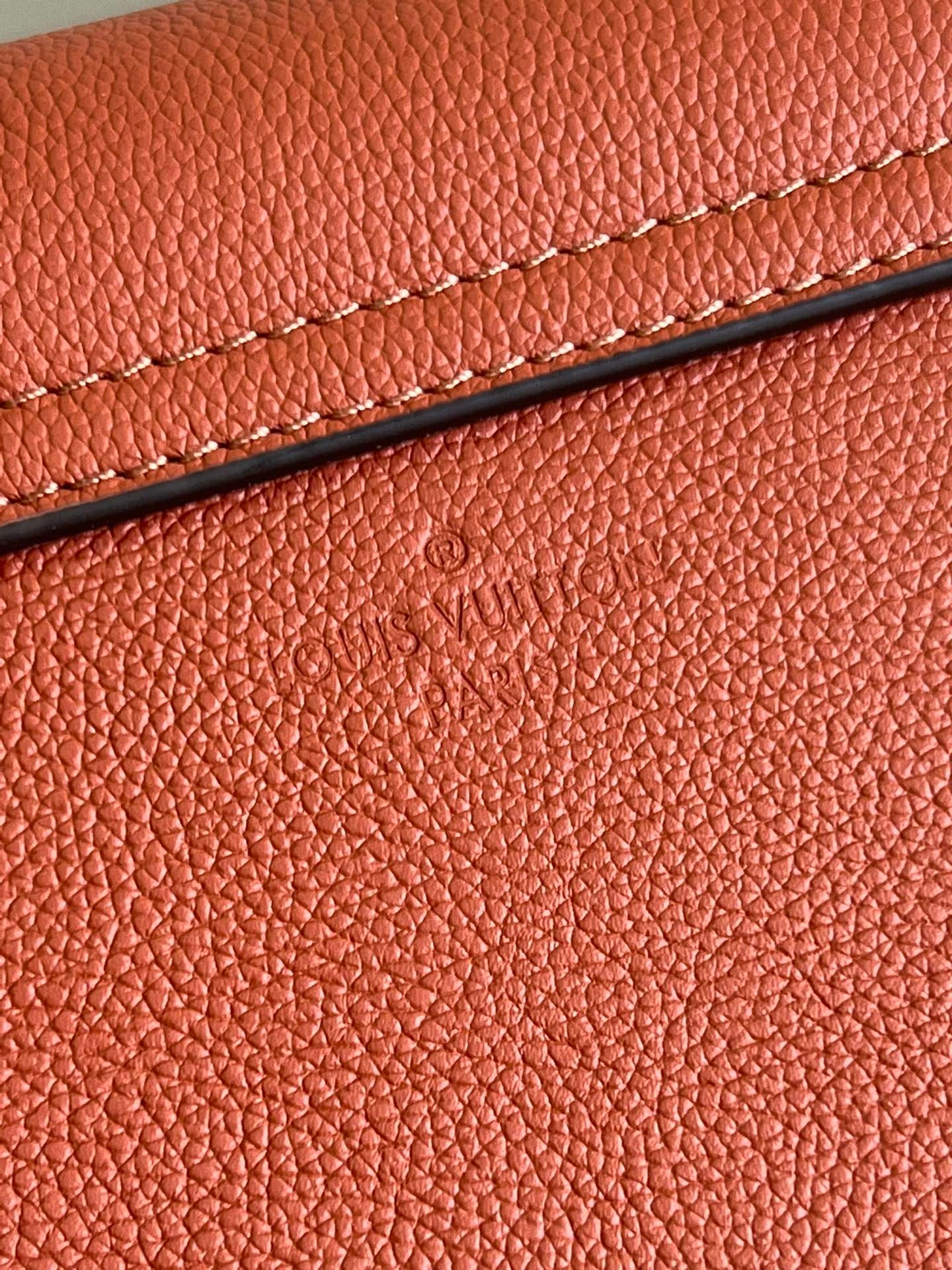 Louis Vuitton Lockme Tender 19Cm Chataigne Brown