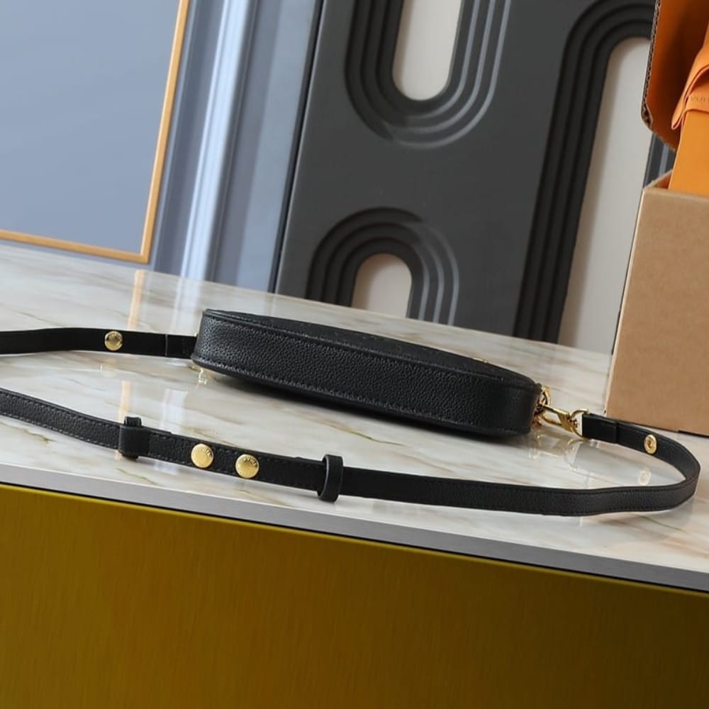 Louis Vuitton Easy Pouch On Strap Black 21Cm M80349