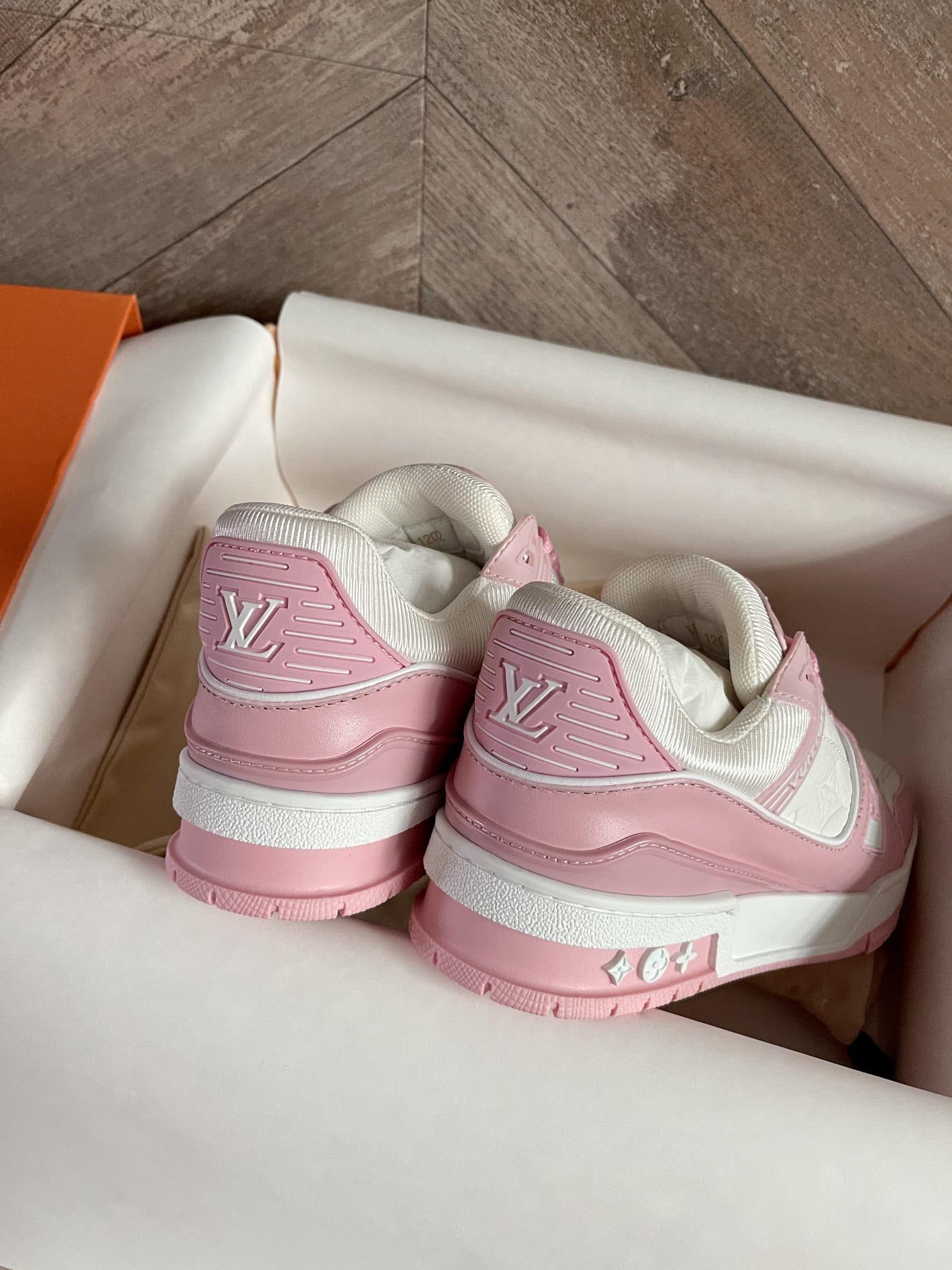 Louis Vuitton Lv Trainer Sneaker Pink Rose 1Aboek