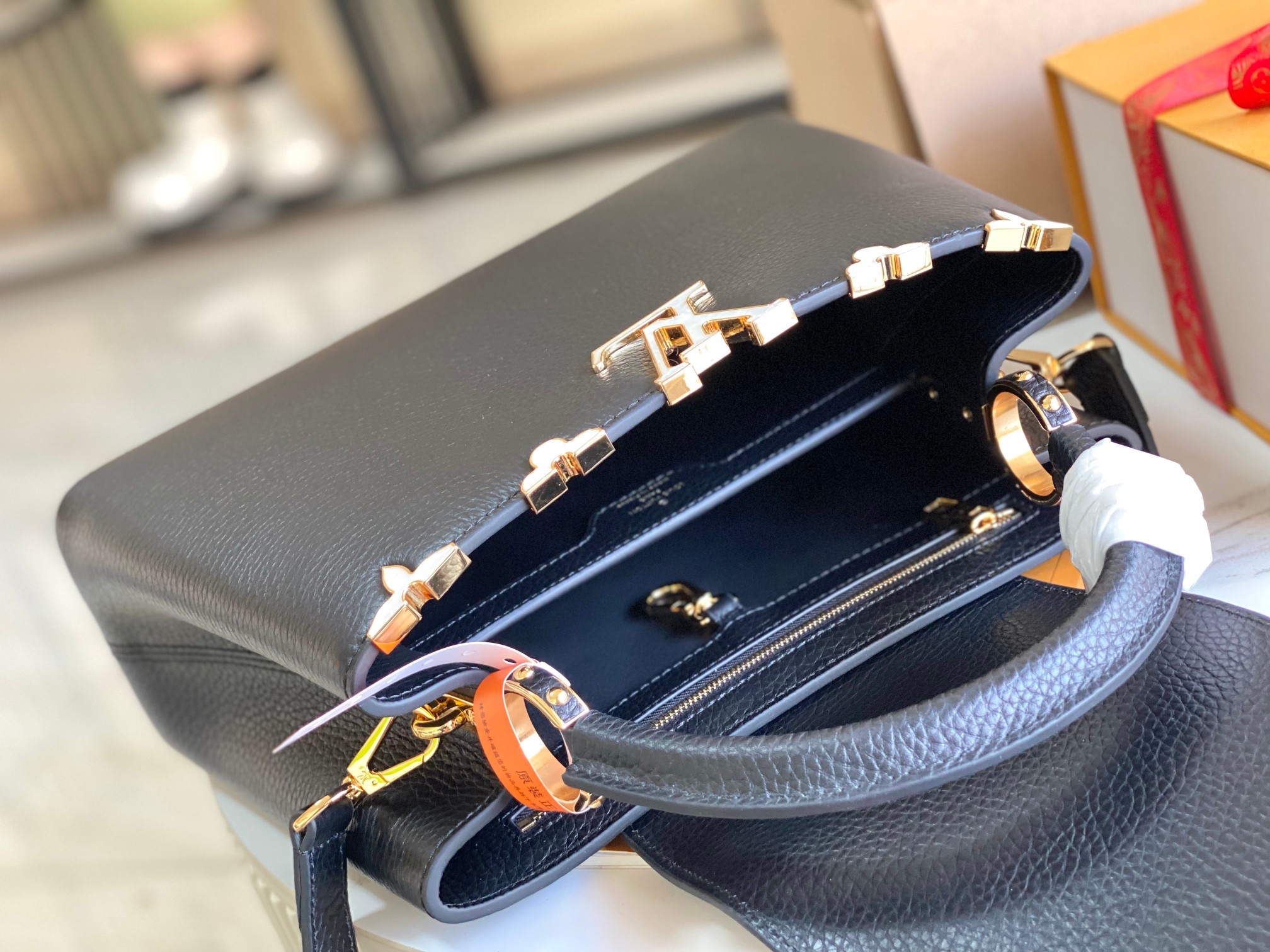 Louis Vuitton M23263 Capucines BB Black
