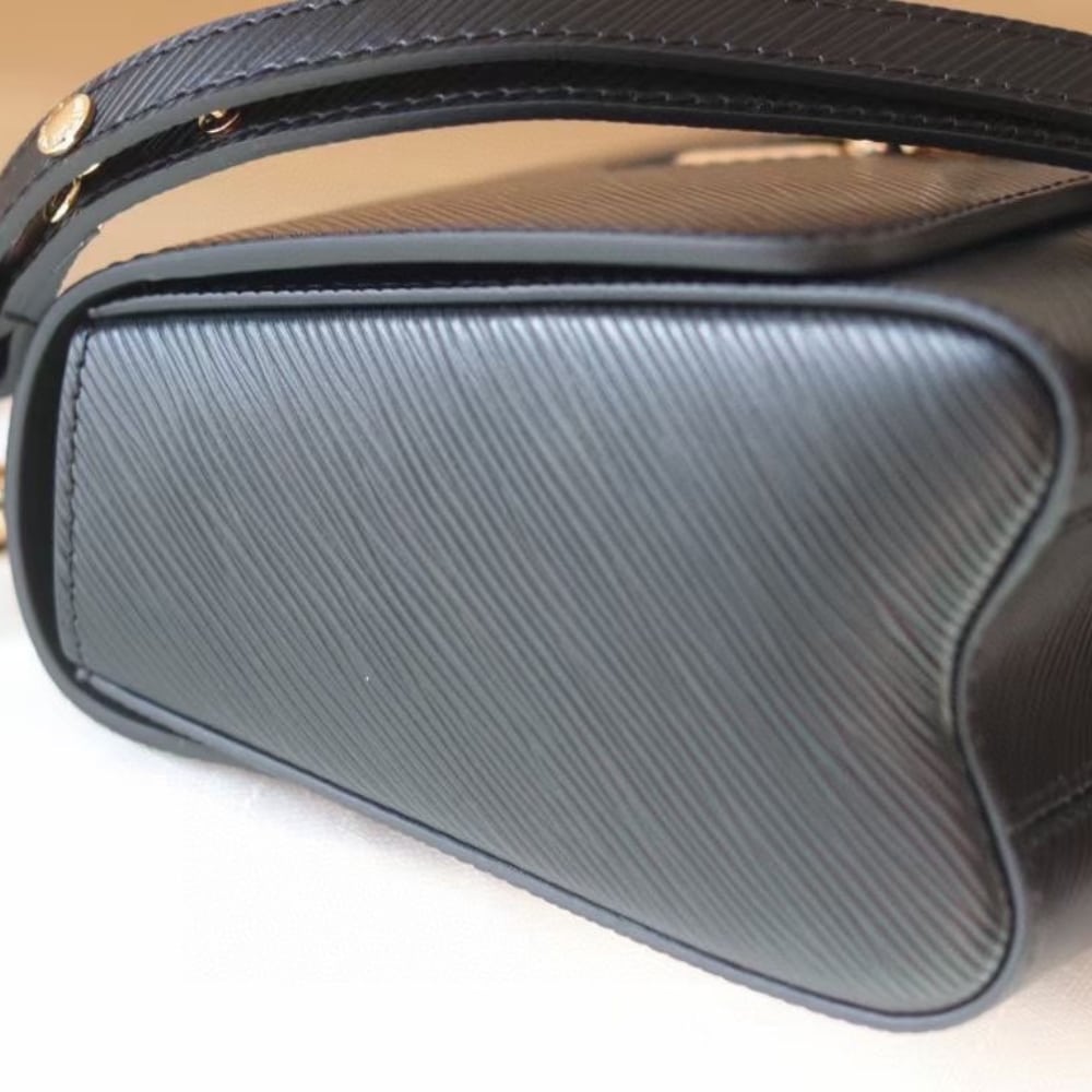 Louis Vuitton Lv Twist MM Leather Handbag Black 23Cm